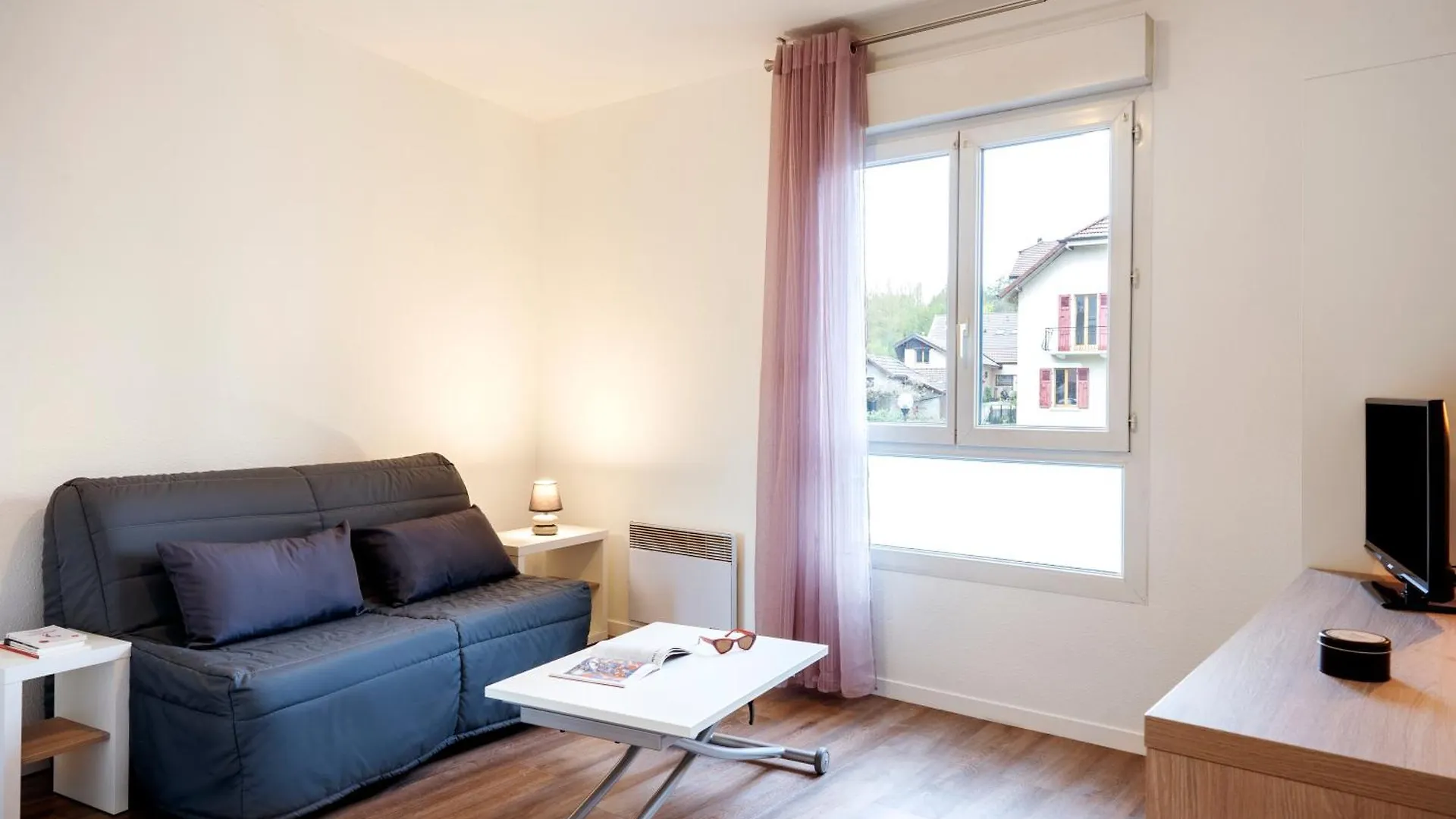 Aparthotel Sejours & Affaires Annecy Le Pont Neuf Cran-Gévrier