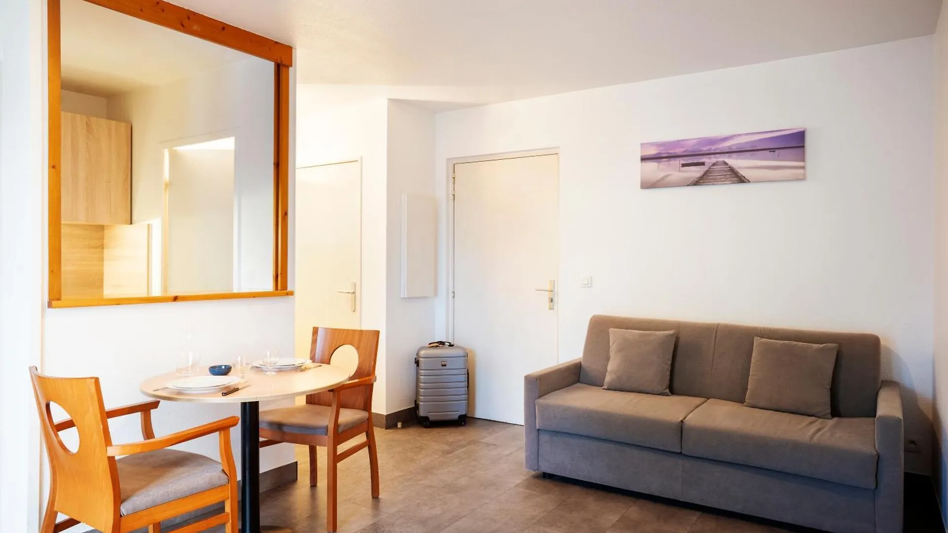 Aparthotel Sejours & Affaires Annecy Le Pont Neuf Cran-Gévrier 2*,  Frankreich