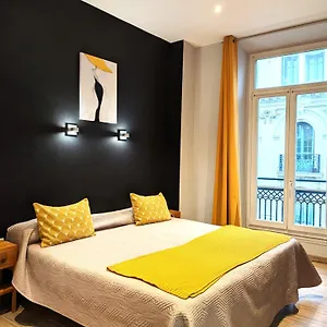 Hotel H33 **