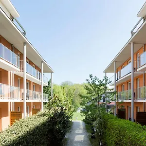 Western Park Geneve-thoiry Apart-hotel
