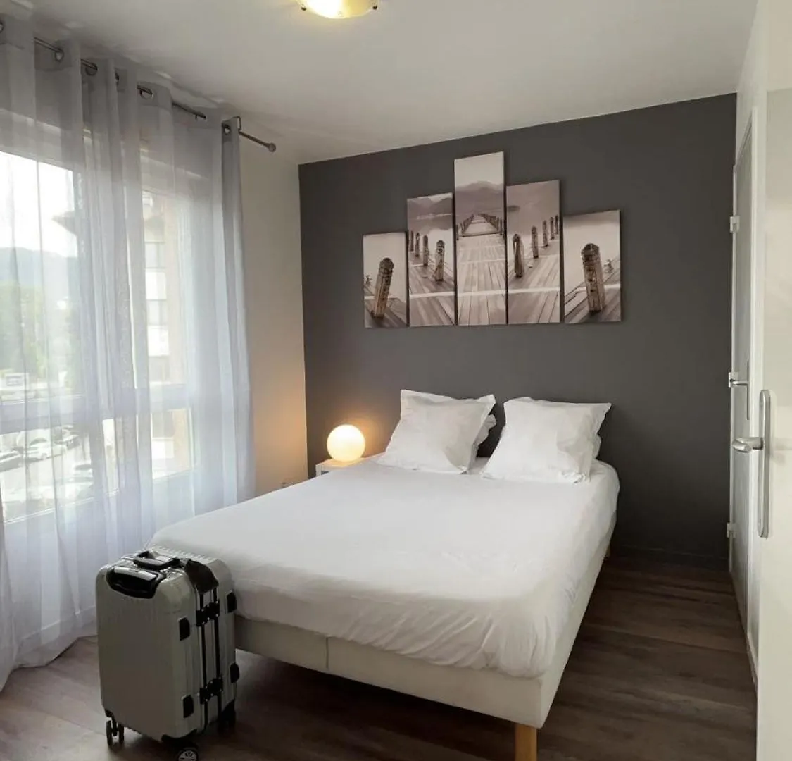 **  Sejours & Affaires Annecy Le Pont Neuf Aparthotel Cran-Gévrier França
