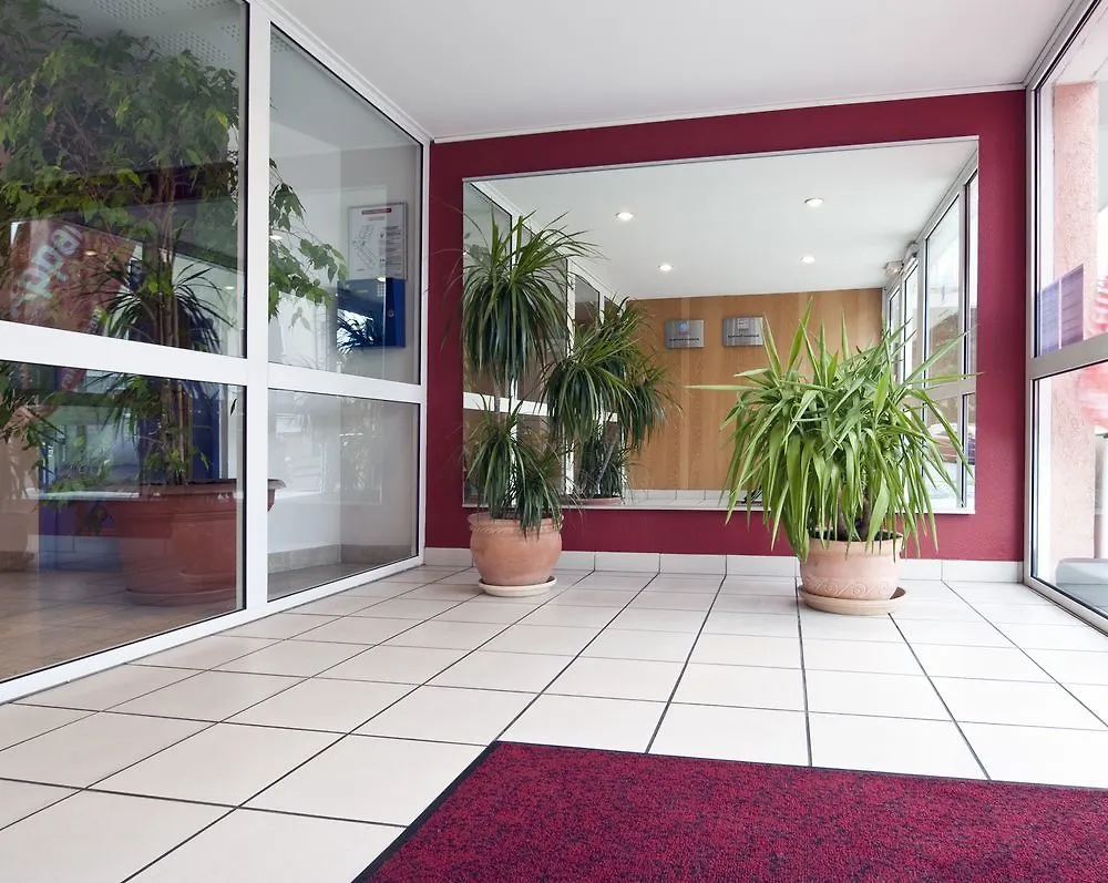 Sejours & Affaires Annecy Le Pont Neuf Aparthotel Cran-Gévrier 2*,  França
