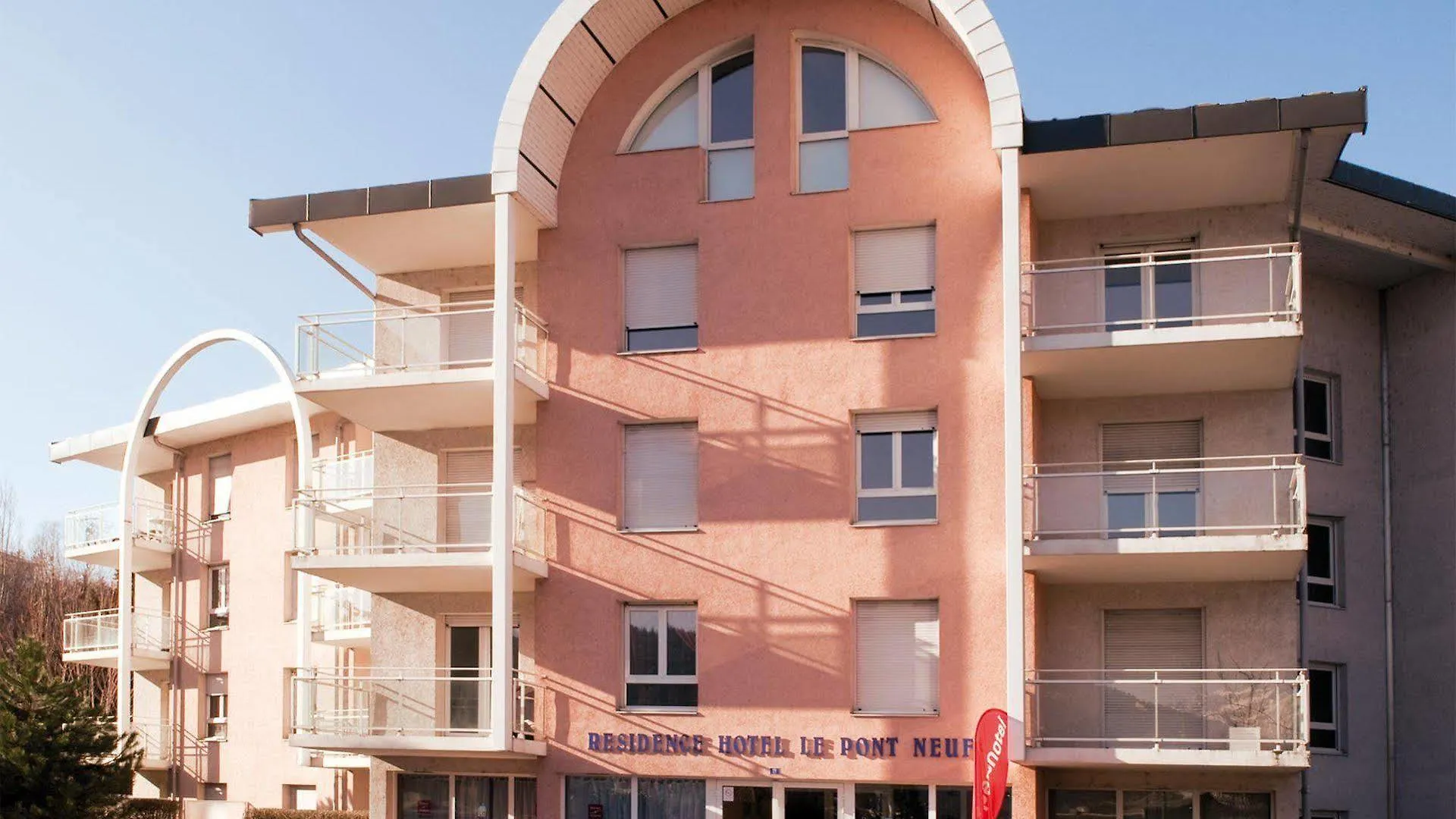 Sejours & Affaires Annecy Le Pont Neuf Aparthotel Cran-Gevrier