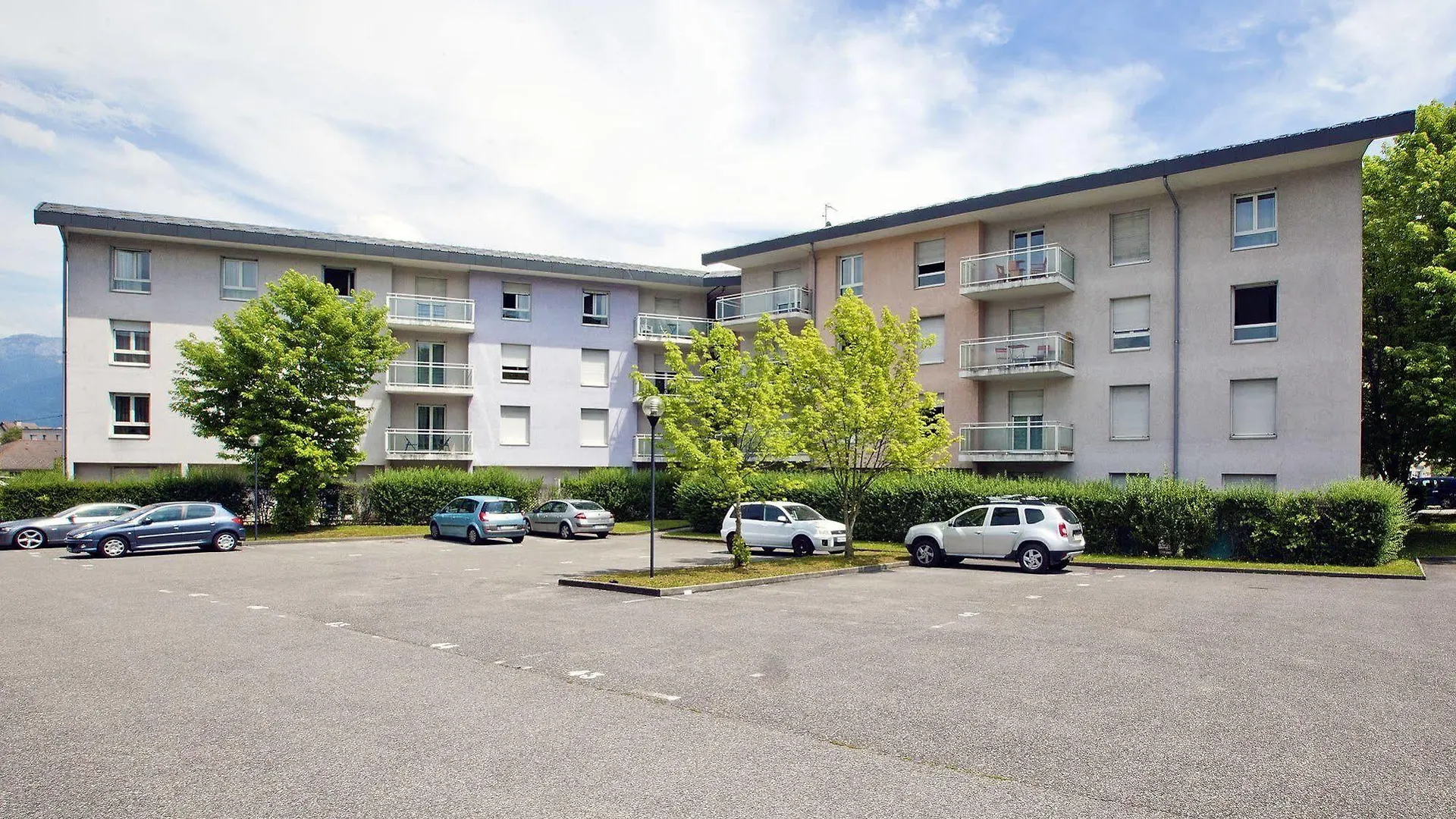 Sejours & Affaires Annecy Le Pont Neuf Aparthotel Cran-Gévrier 2*,